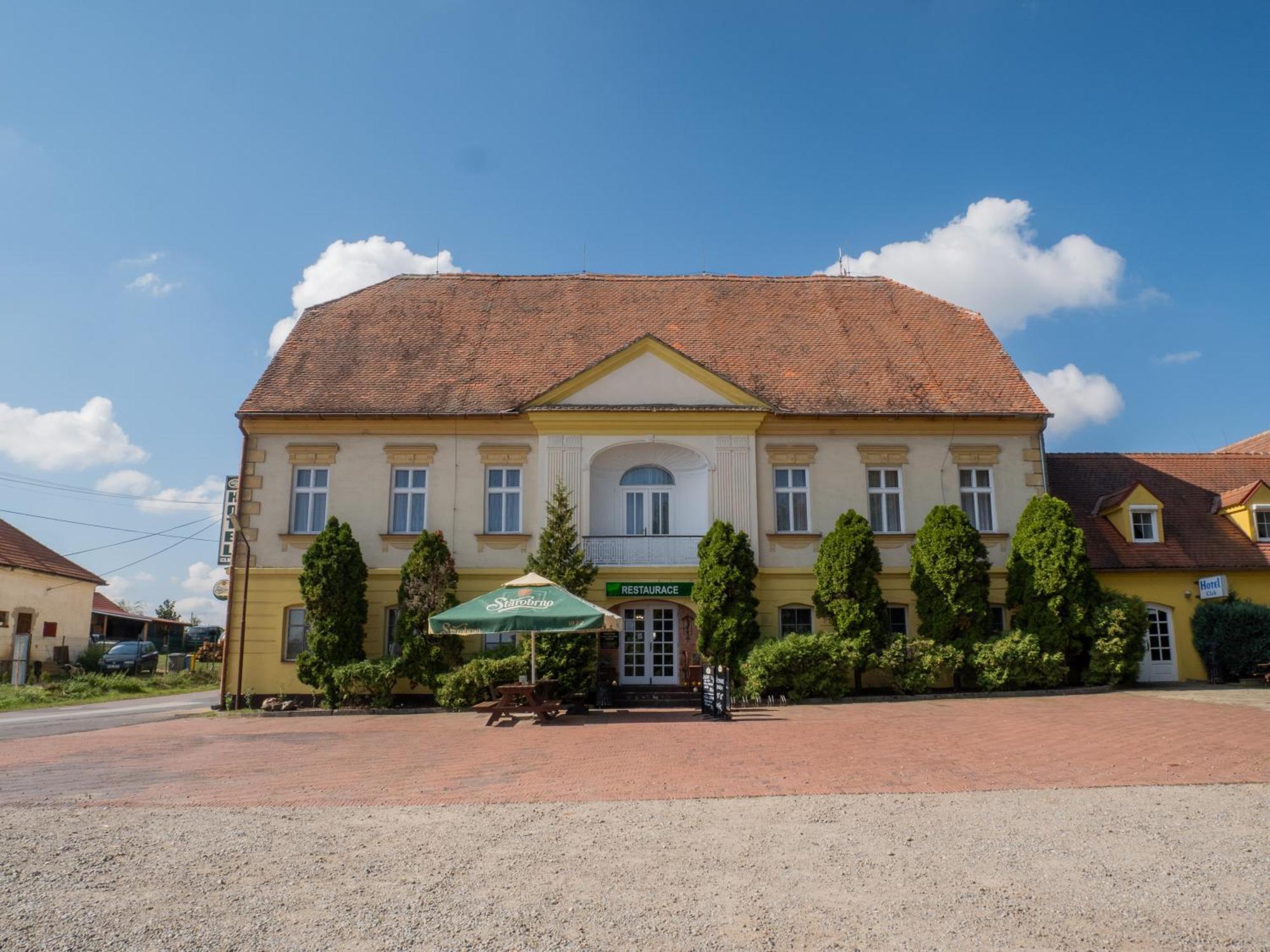 Hotel Club Vranovska Ves Luaran gambar