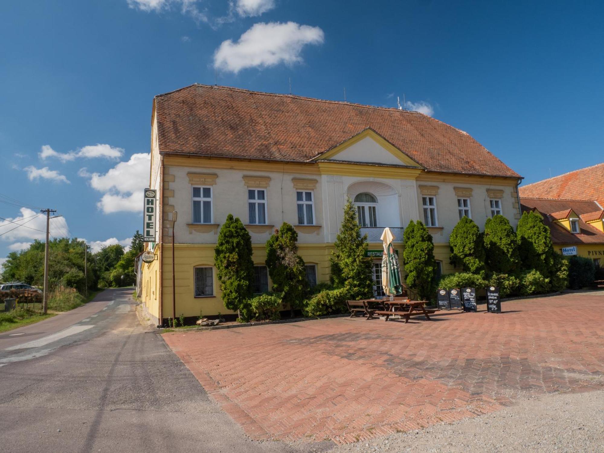 Hotel Club Vranovska Ves Luaran gambar