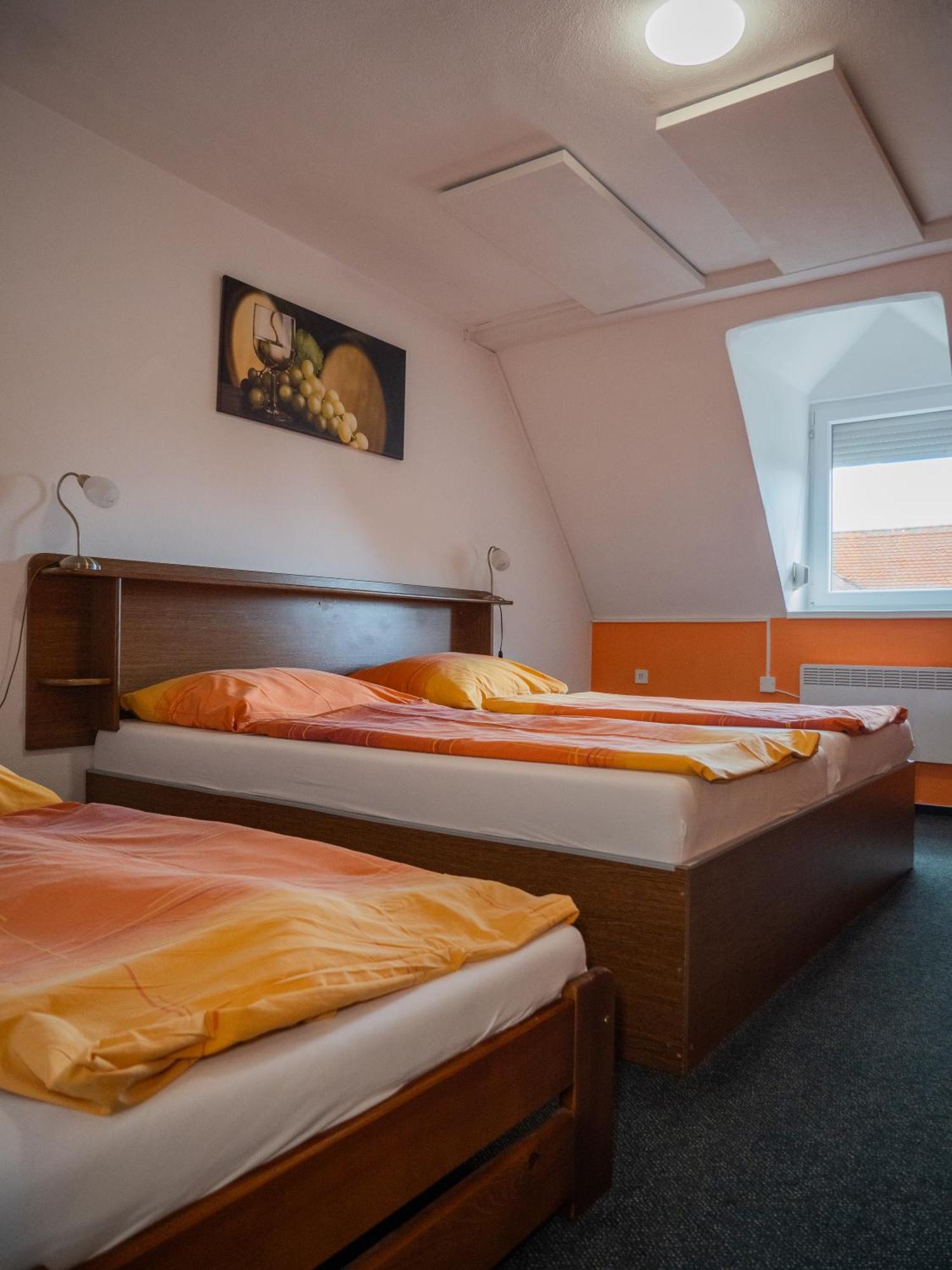 Hotel Club Vranovska Ves Luaran gambar